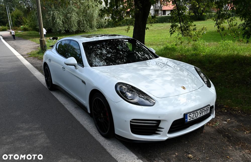 Porsche Panamera GTS PDK - 7