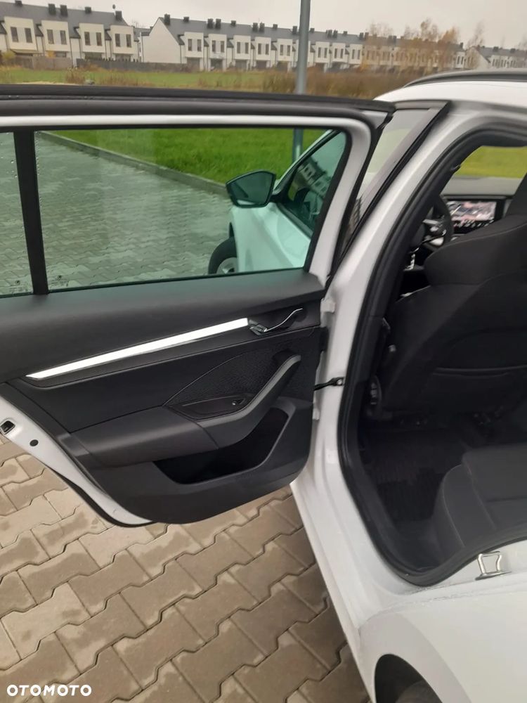 Skoda Octavia 2.0 TDI Style DSG - 11