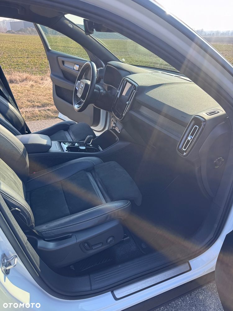 Volvo XC 40 D4 AWD R-Design - 10