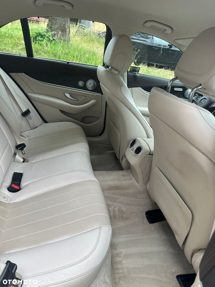 Mercedes-Benz Klasa E 220 d 4-Matic Business Edition 9G-TRONIC - 9