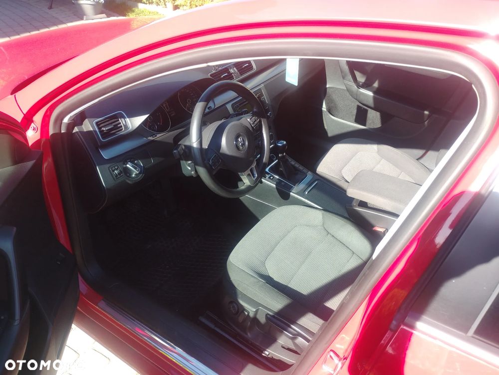 Volkswagen Passat 2.0 TDI Individual - 9