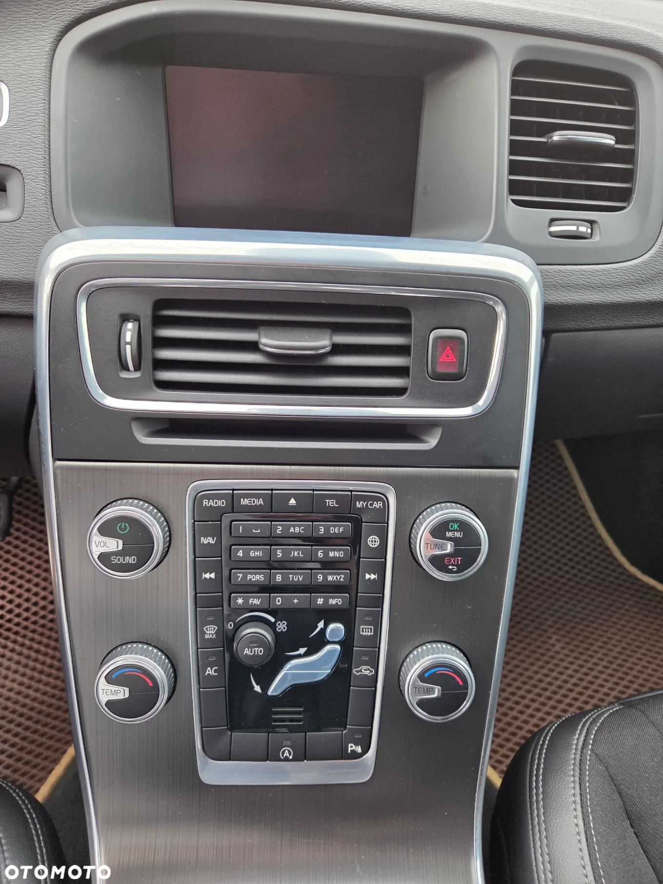 Volvo V60 D3 Momentum - 20