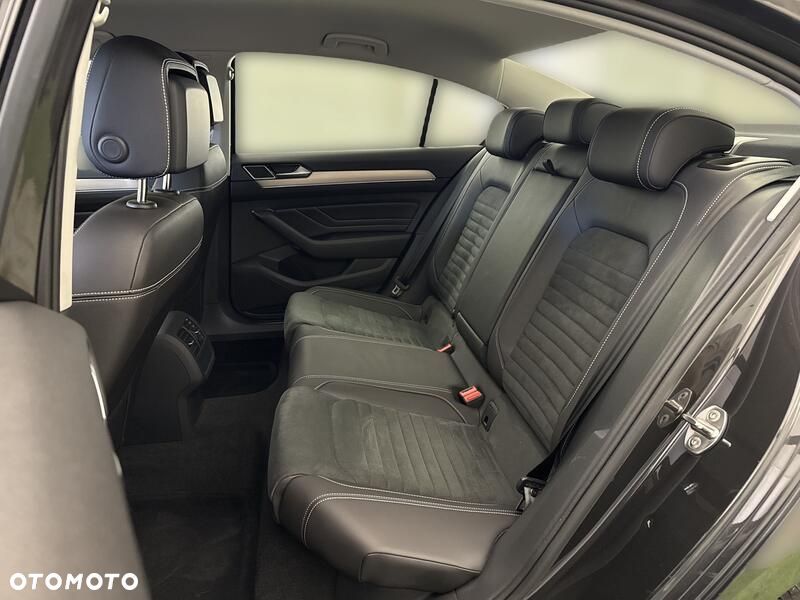 Volkswagen Passat 1.5 TSI EVO Elegance DSG - 20