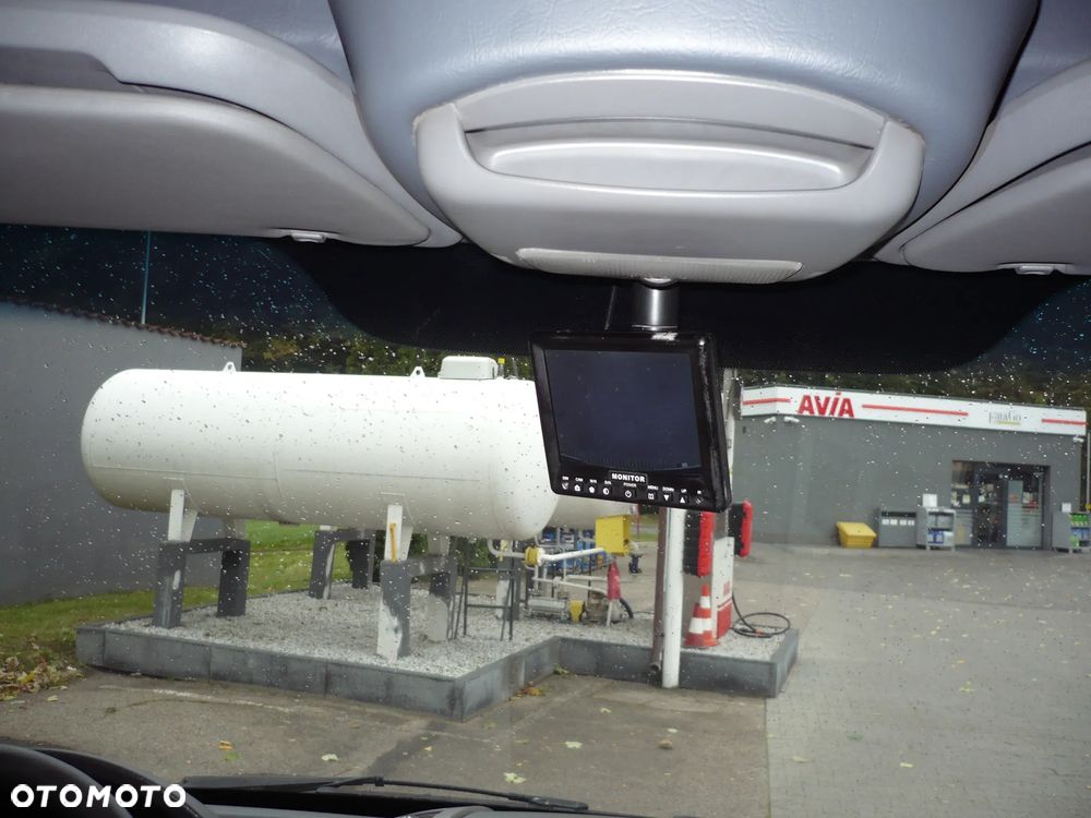 Mercedes-Benz Sprinter - 9