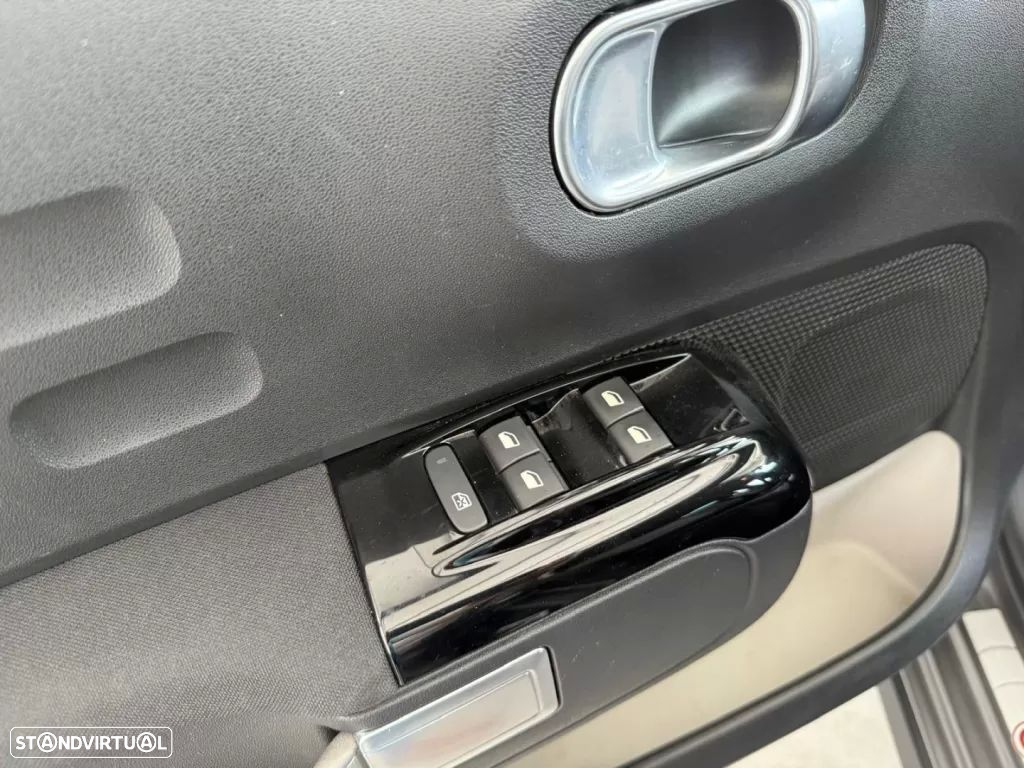 Citroën C3 1.2 PureTech Shine - 12