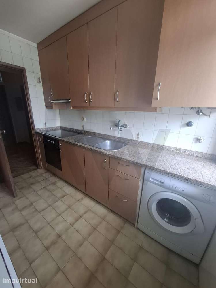 Apartamento T1+1 Coimbrões – Localização Estratégica junto ao Comboio - Grande imagem: 5/14