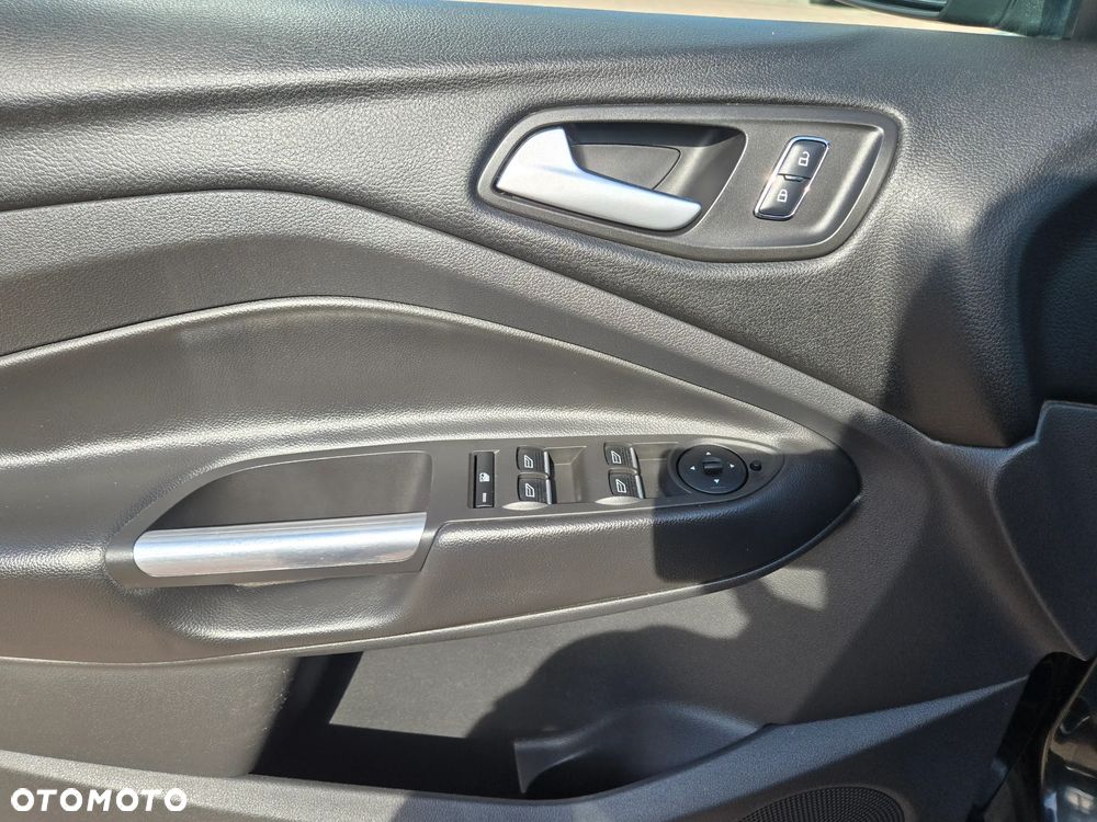 Ford Kuga 2.0 TDCi 4x4 Titanium - 16