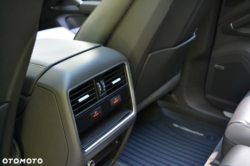 Porsche Cayenne - 20