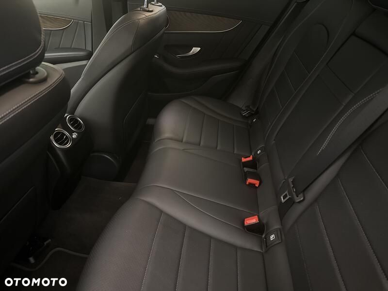 Mercedes-Benz GLC 300 e 4-Matic - 20