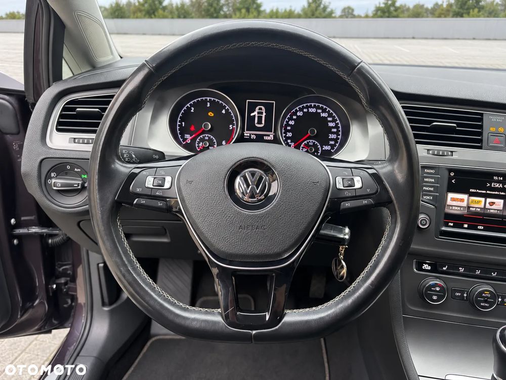 Volkswagen Golf - 24