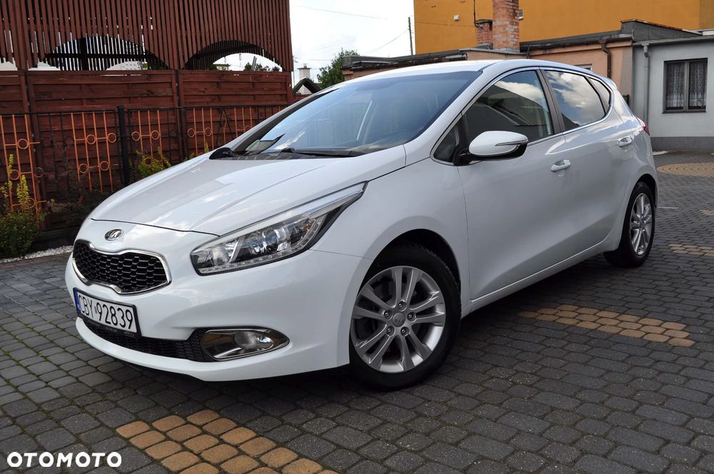 Kia Ceed 1.4 CVVT Dream Team Edition - 3