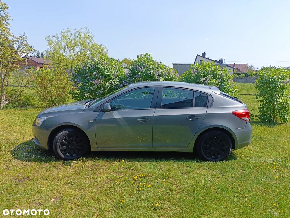 Chevrolet Cruze 1.6 LS+ - 6