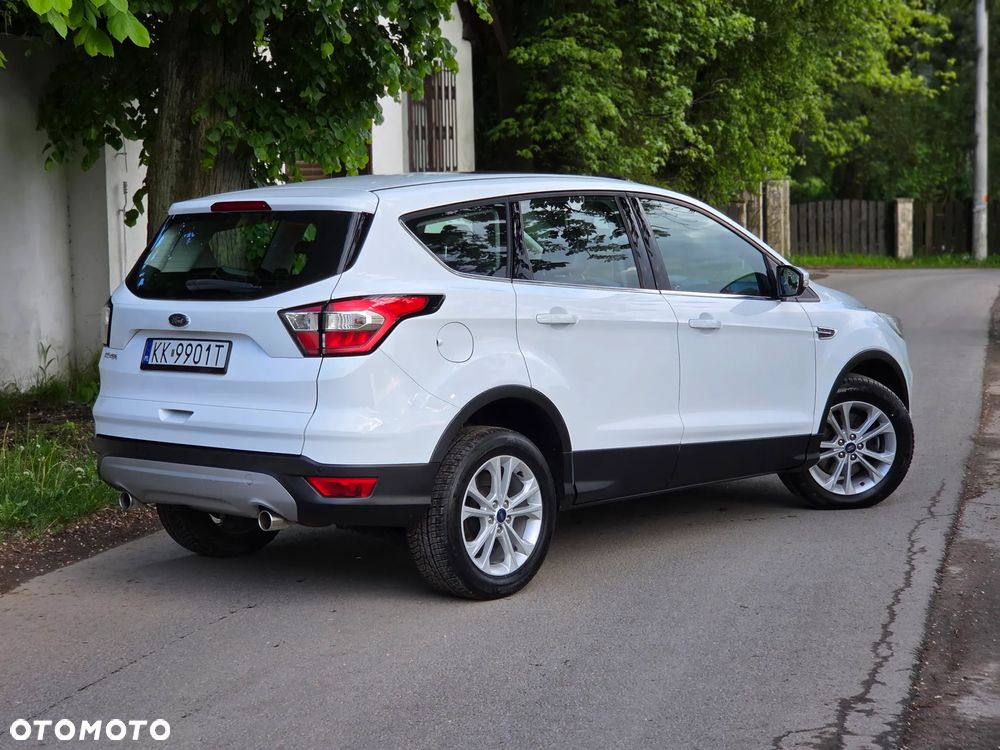 Ford Kuga 2.0 TDCi 2x4 Titanium - 10