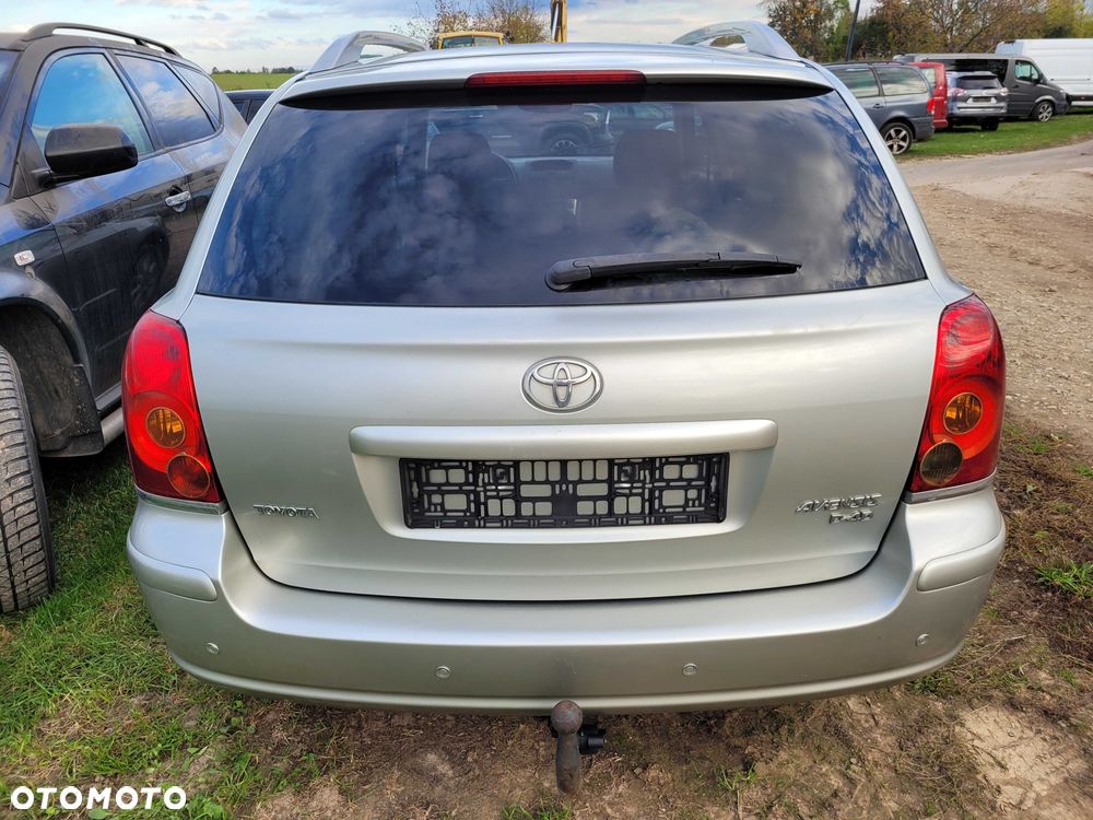 Toyota Avensis - 4