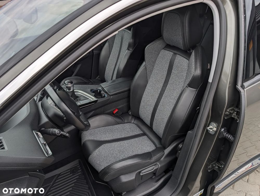Peugeot 3008 PureTech 130 Stop & Start GPF Allure - 35