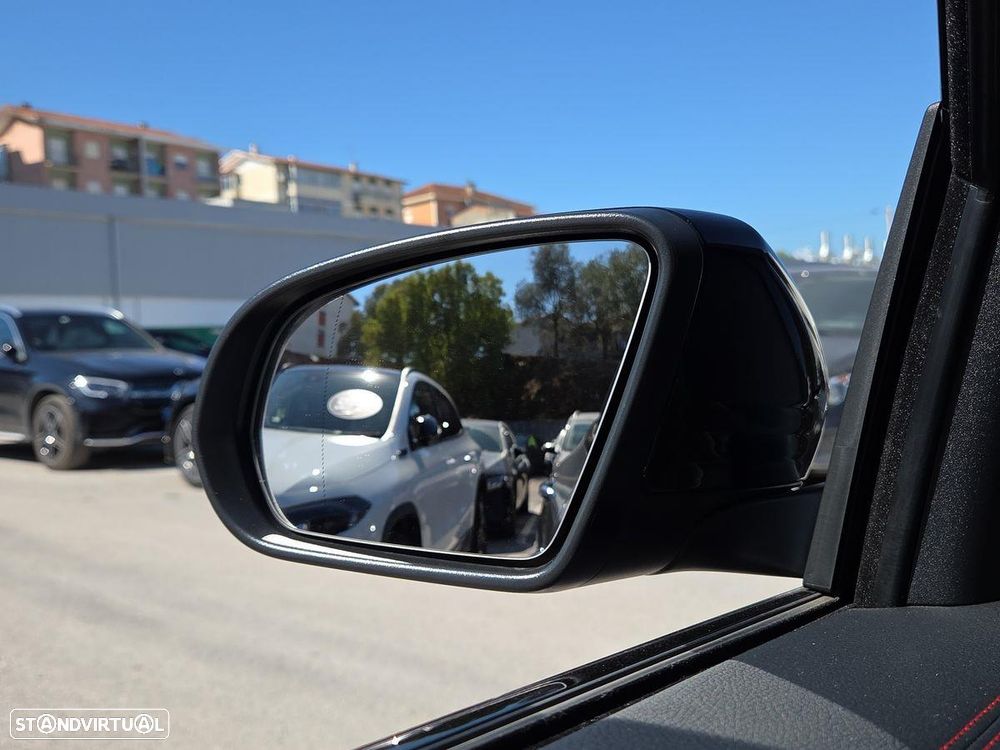 Mercedes-Benz GLA 180 d AMG Line - 11