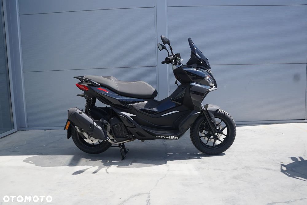 Aprilia SR - 12