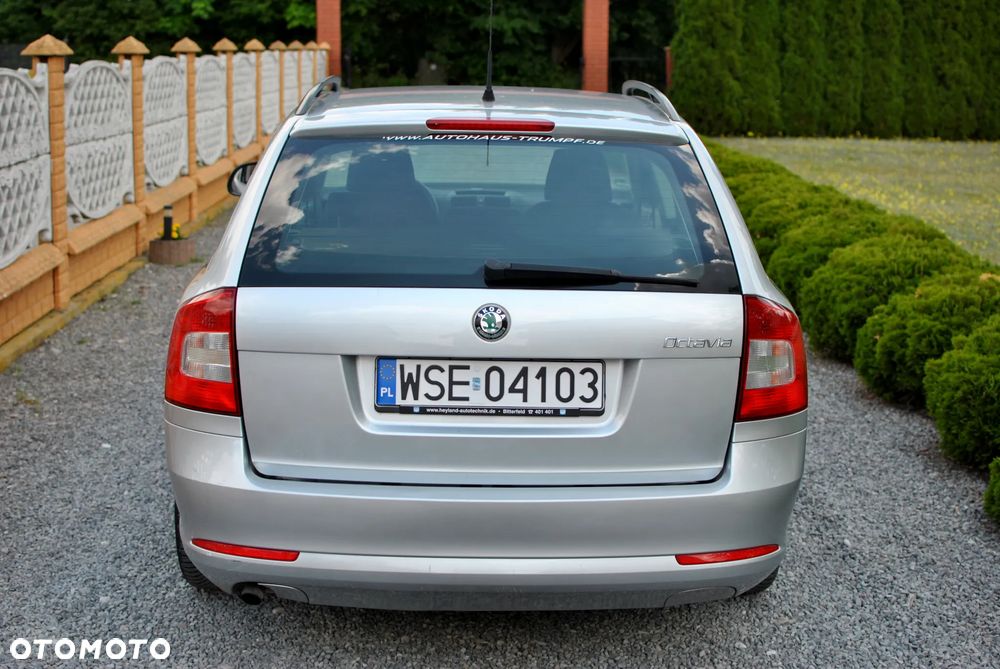 Skoda Octavia 1.6 Ambiente - 13