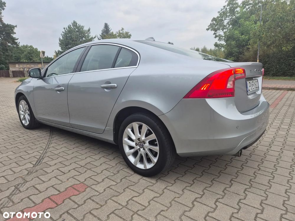 Volvo S60 D2 Momentum - 4