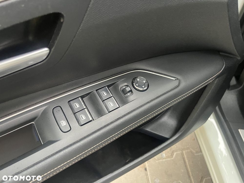 Peugeot 3008 1.6 PureTech HYbrid4 GT Line S&S EAT8 - 15