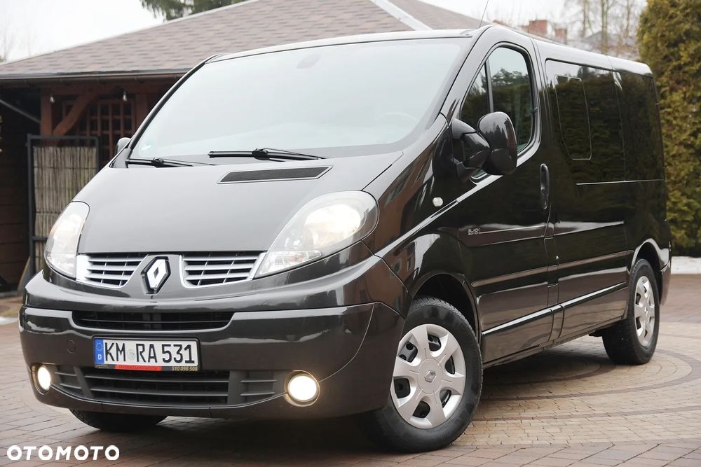 Renault Trafic Grand Passenger Black Edition - 13