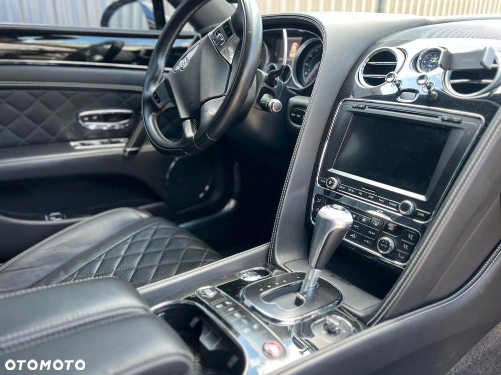 Bentley Flying Spur V8 S - 26