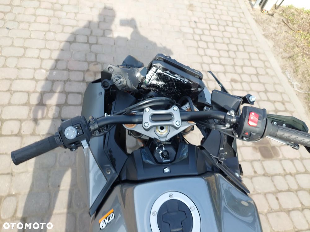 Suzuki GSX 1000 - 13