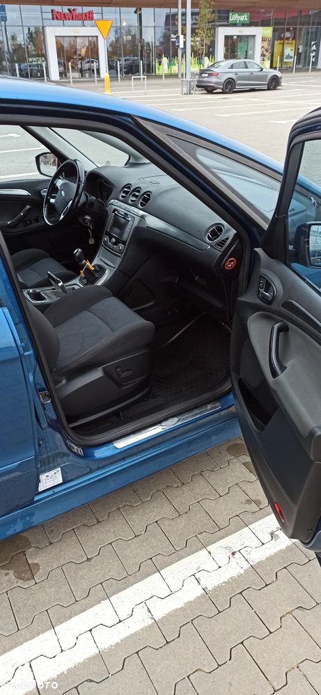 Ford S-Max - 13