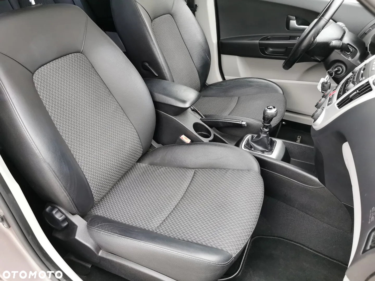 Kia Ceed - 11