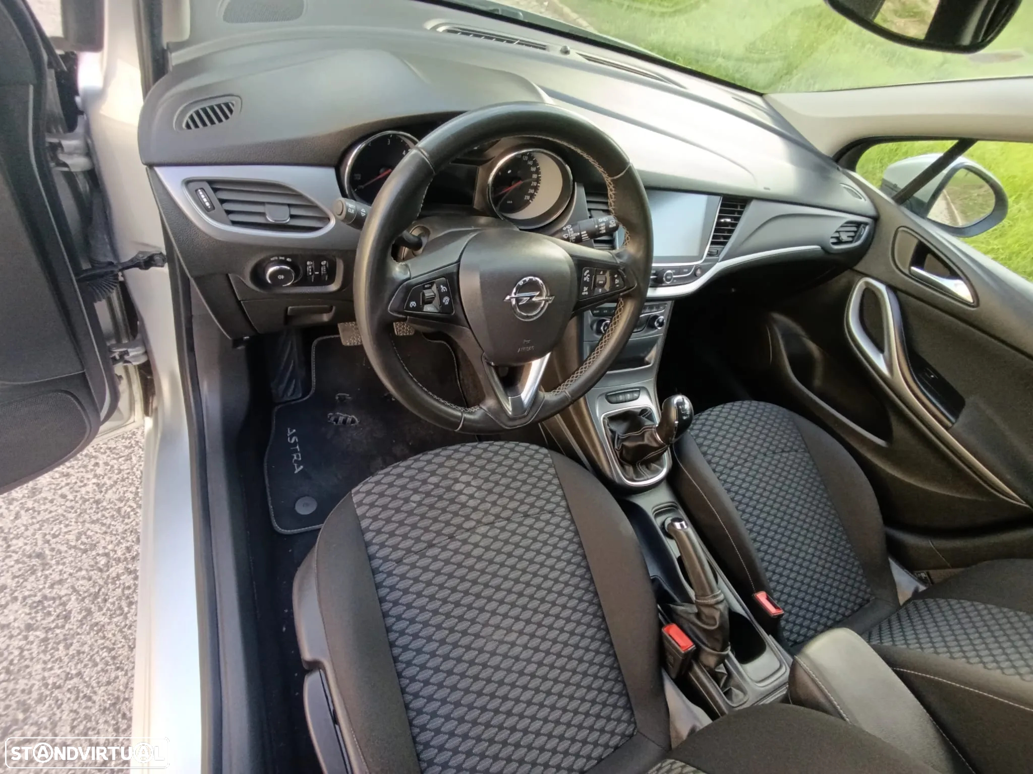 Opel Astra 1.6 CDTI Dynamic Sport S/S - 21