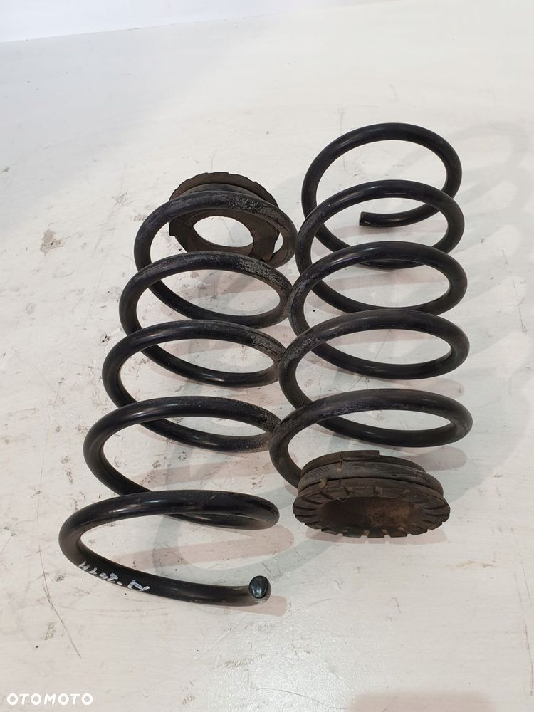 sprężyny zawieszenia tył opel corsa e 18r 1.2b kpl - 3