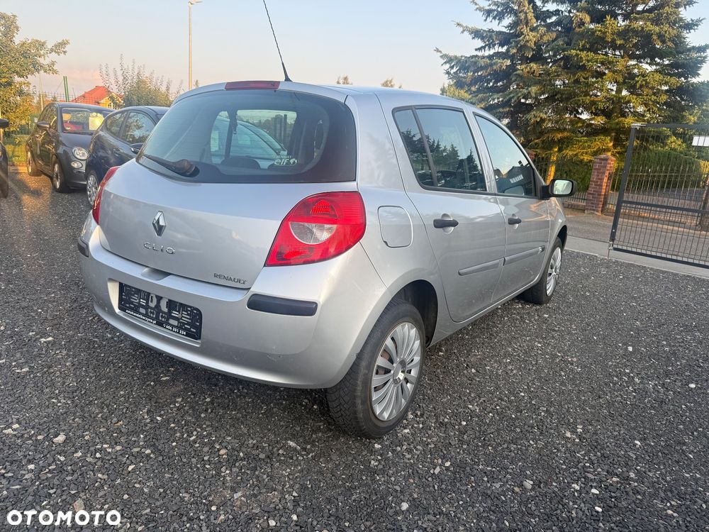Renault Clio - 6