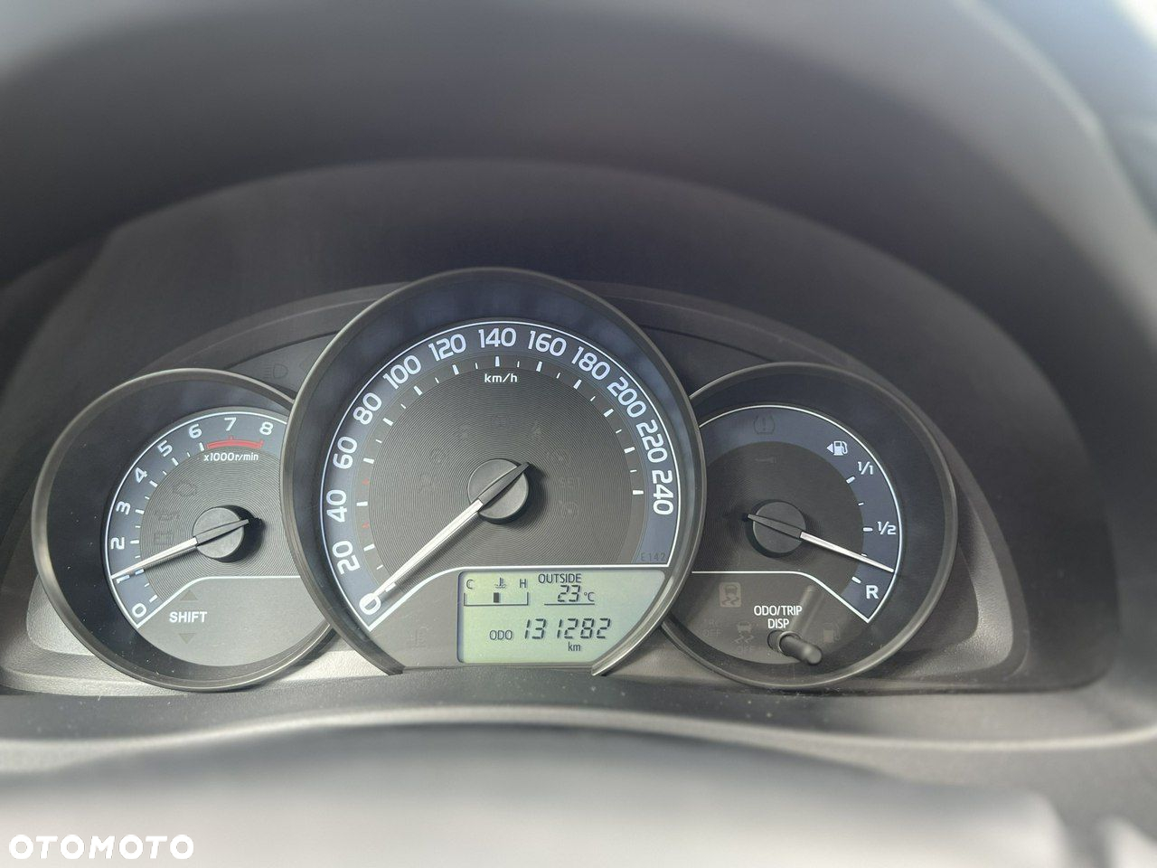 Toyota Auris 1.33 VVT-i Comfort - 26