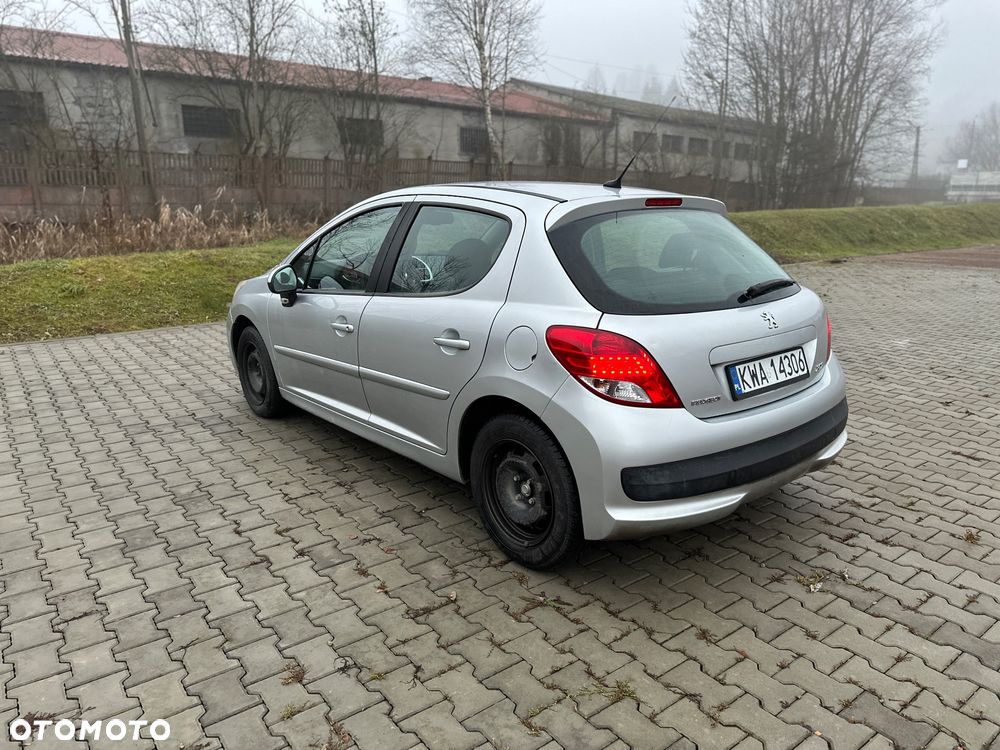 Peugeot 207 - 7