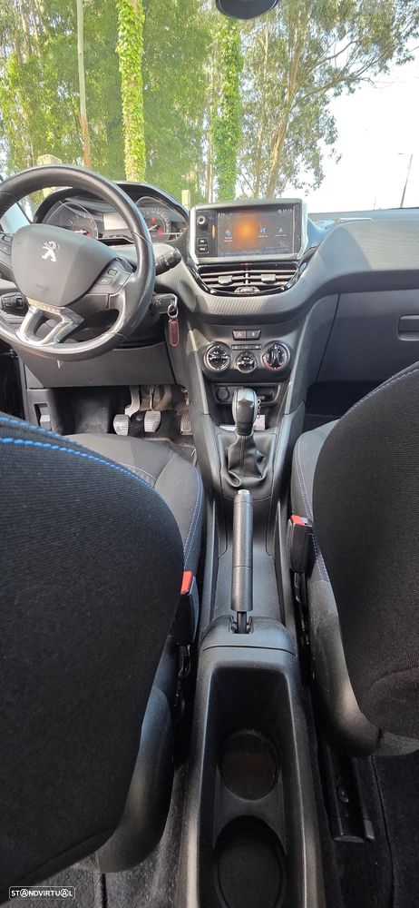 Peugeot 208 1.2 PureTech Style - 32