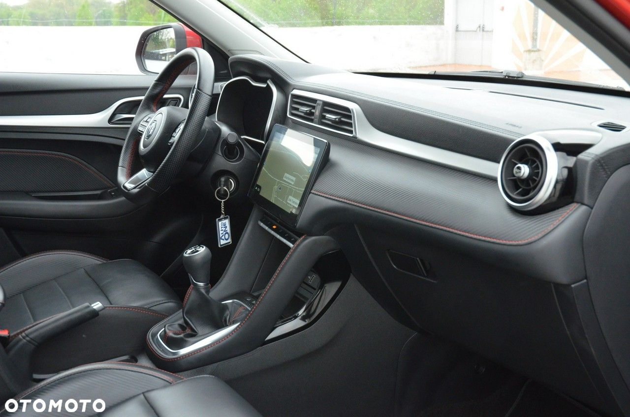 MG ZS - 17