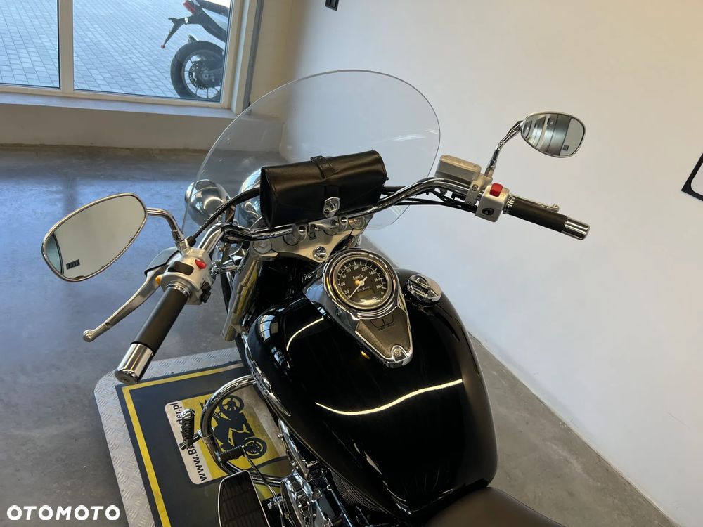 Suzuki Intruder - 17