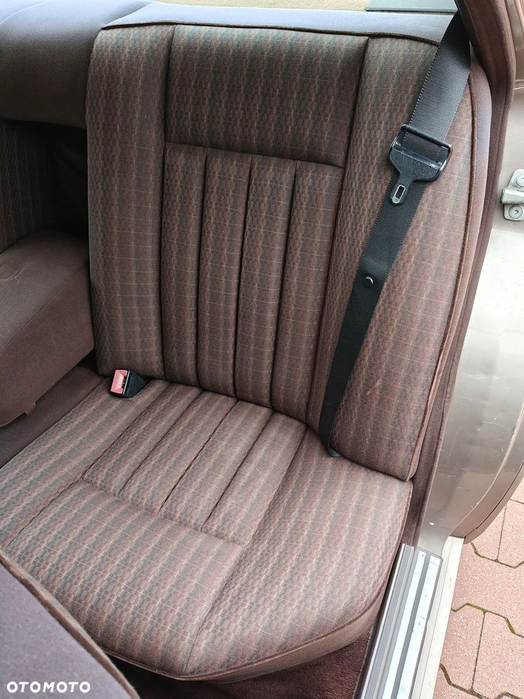 Mercedes-Benz W124 (1984-1993) - 23