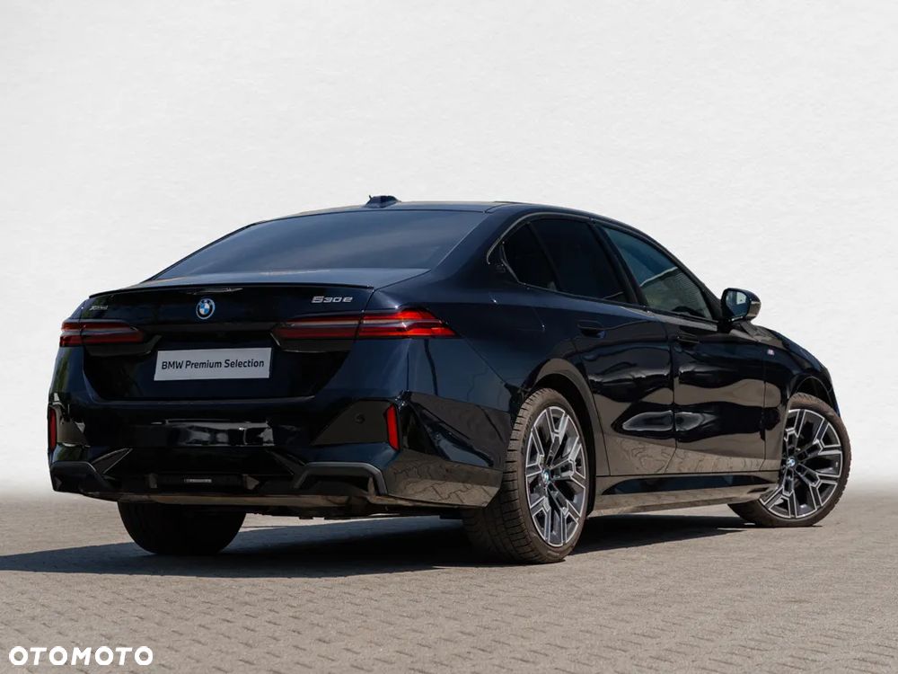 BMW Seria 5 530e xDrive - 4
