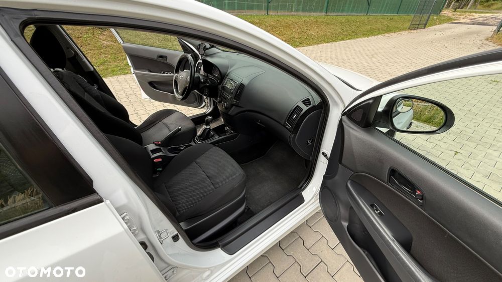 Hyundai i30 1.4 Classic + World Cup - 14