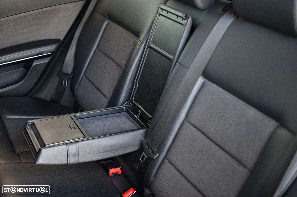 Mercedes-Benz E 250 CDi Avantgarde BE Auto. - 27
