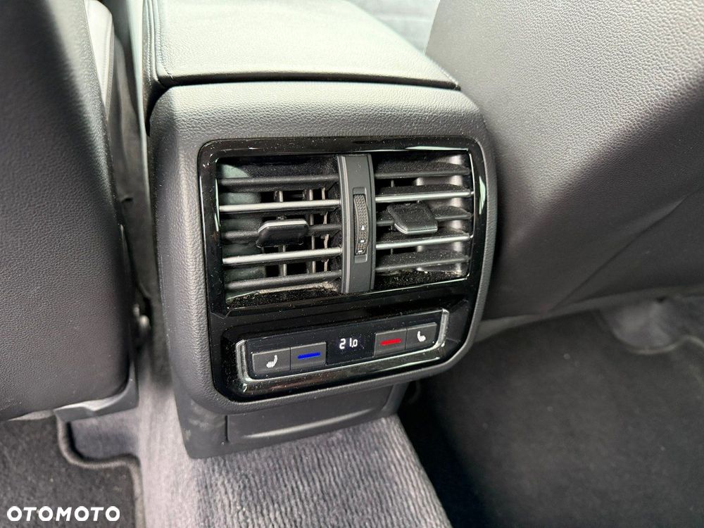 Volkswagen Passat - 16