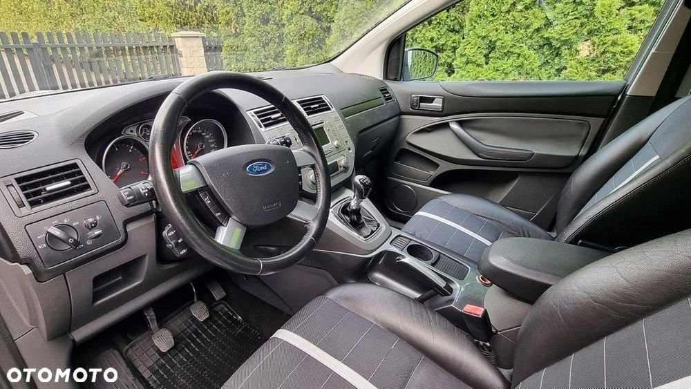 Ford Kuga - 11