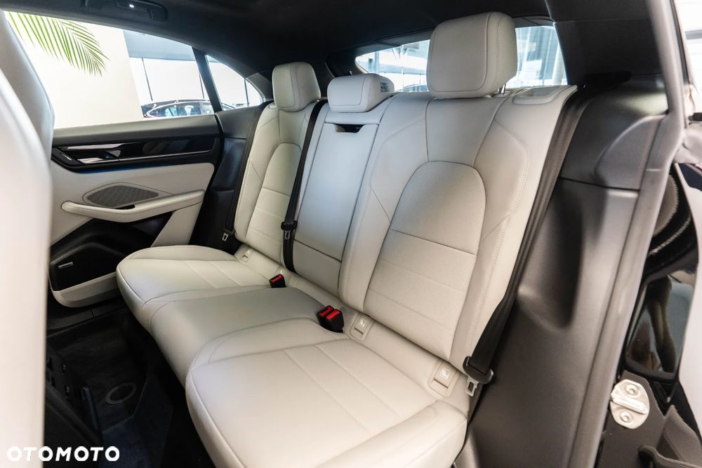 Porsche Macan 4 100kWh - 12