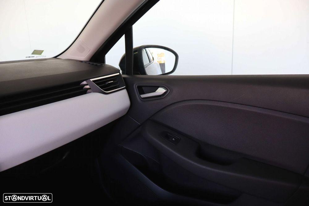Renault Clio 1.0 TCe Evolution Bi-Fuel - 37