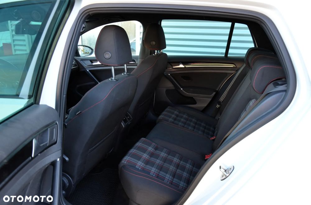Volkswagen Golf GTI BlueMotion Technology - 14