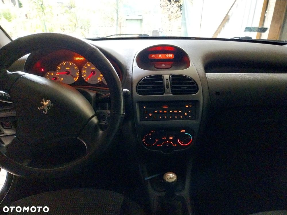 Peugeot 206 2004 photo 3