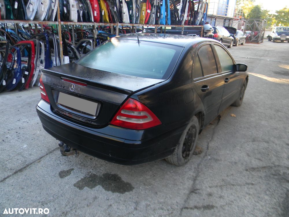 Dezmembrari  Mercedes-Benz C-CLASS (W203)  2000  > 2007 C 200 CDI (20 - 43