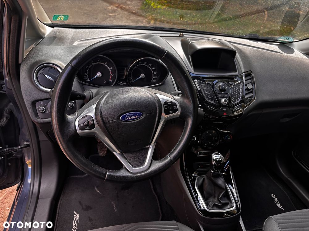 Ford Fiesta - 10
