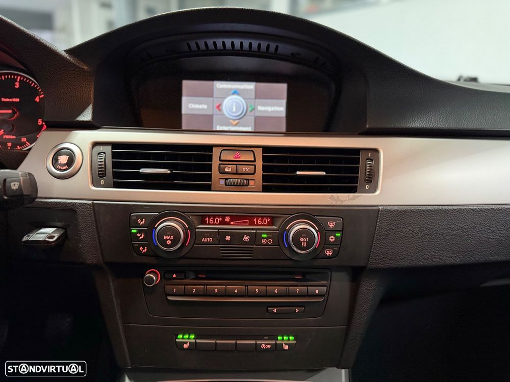 BMW 318 d Navigation Sport - 21